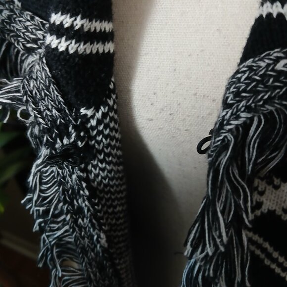 Chicos Sweater Size 1 US M Thick Fringe Trim Cardigan Diamond Plaid - Picture 8 of 10